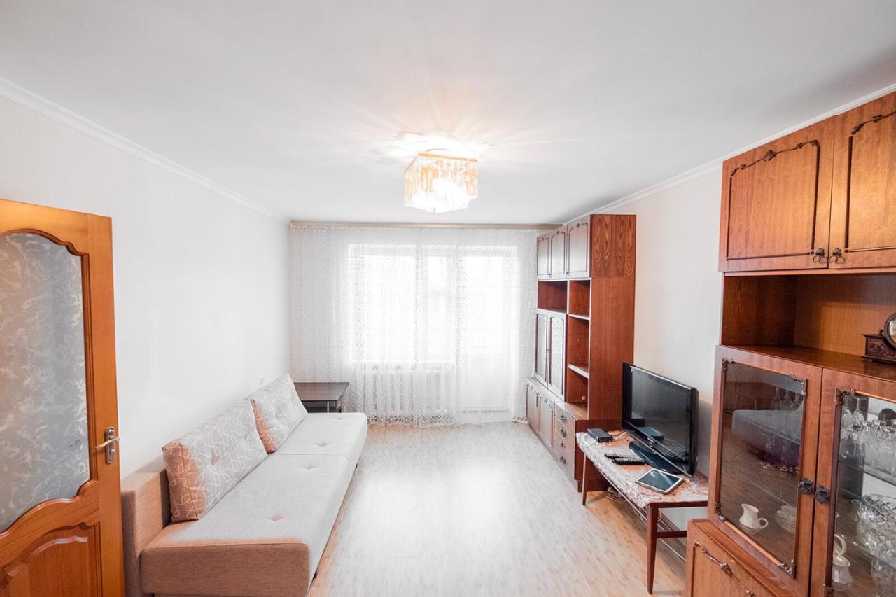 Apartment On Polevaya 44/12 Bohuslav ภายนอก รูปภาพ